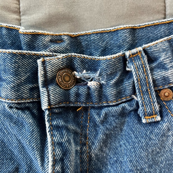 LEVI’S cutoffs - Picture 3 of 4